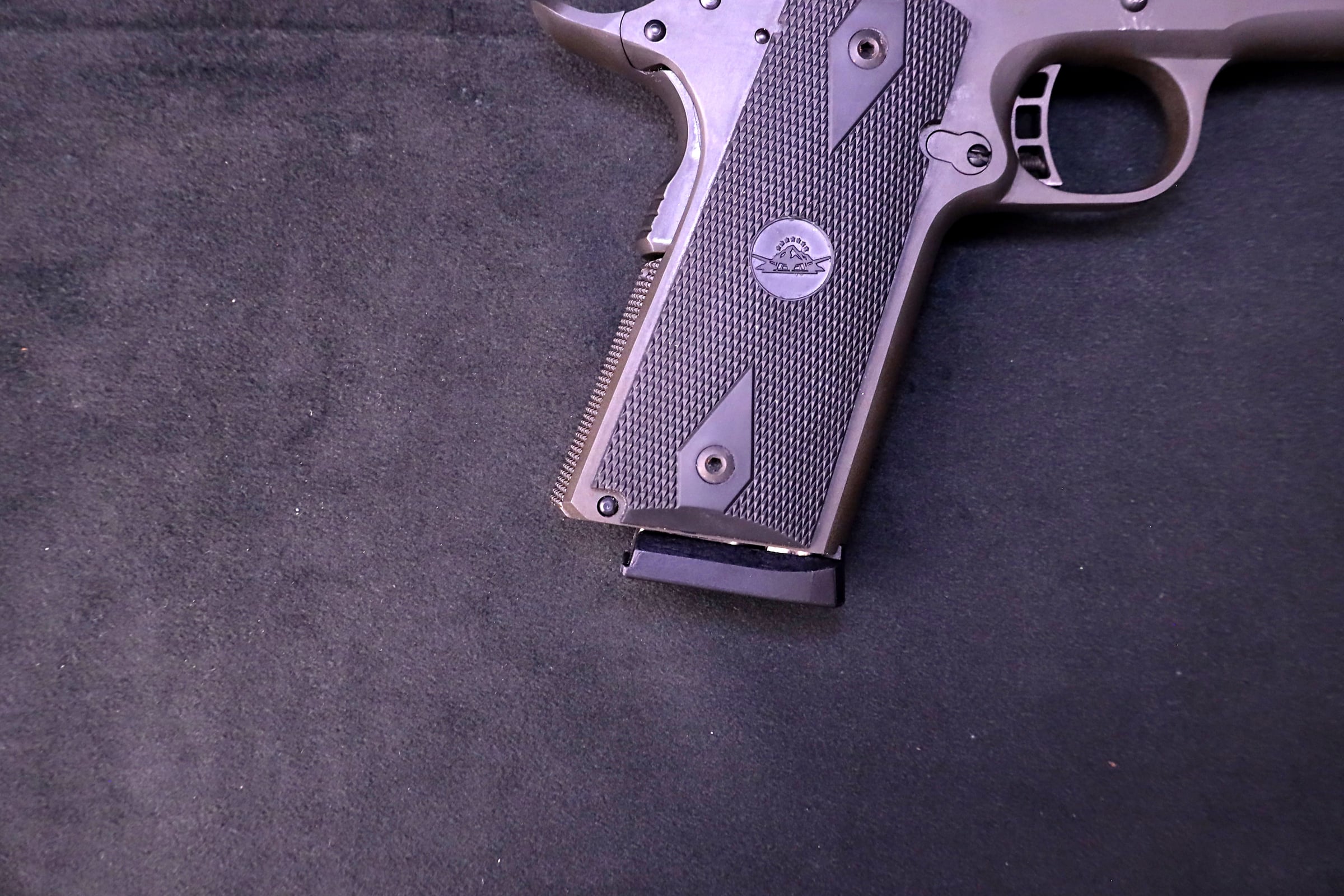 Rock Island Armory XTM-22 .22 WMR 1911 Pistol 4.5 Inch 4 Mags & Case-img-10