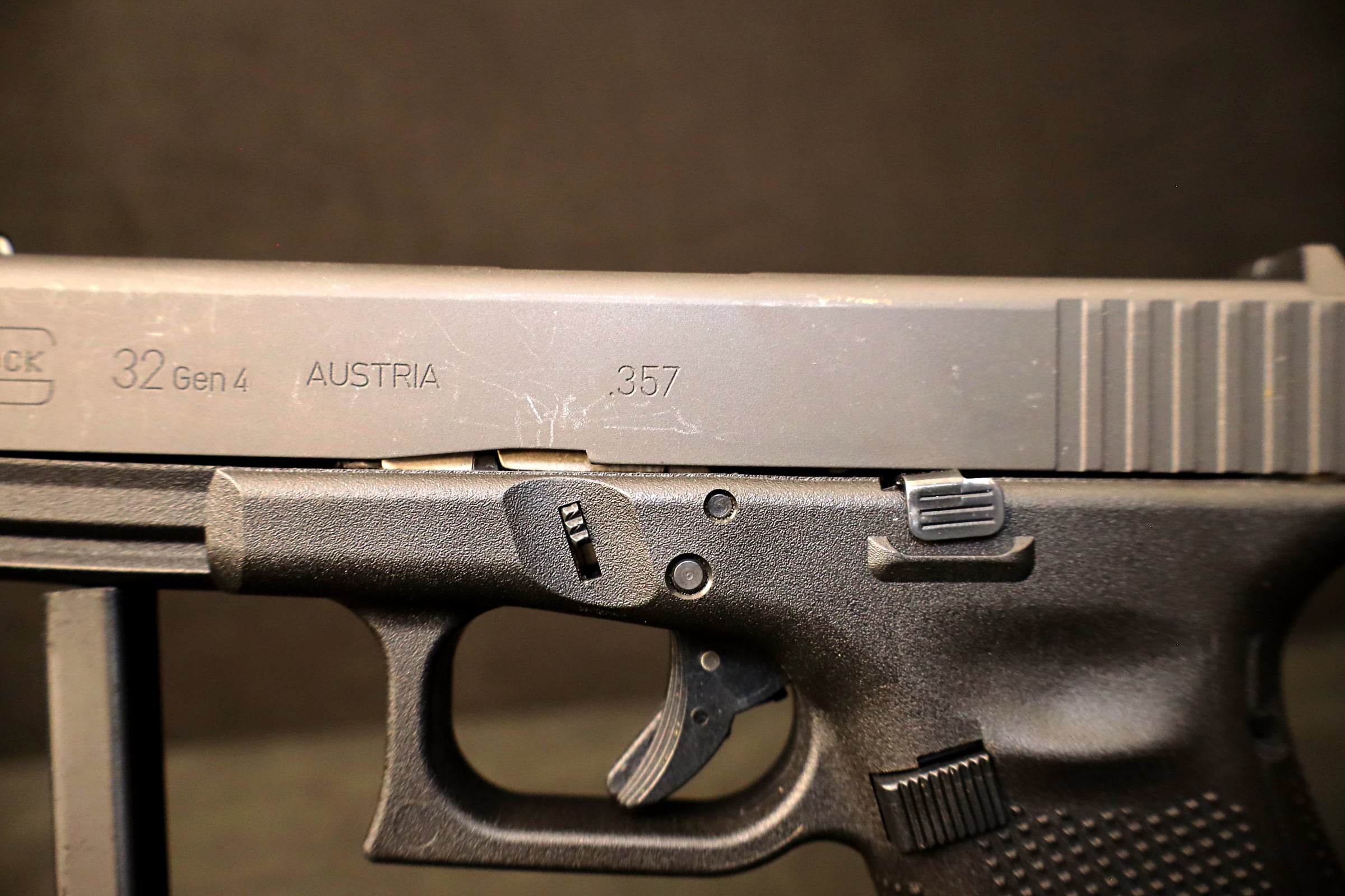 Glock 32 Gen4 .357 SIG Semi Auto Pistol 13+1 Compact Austria-img-22