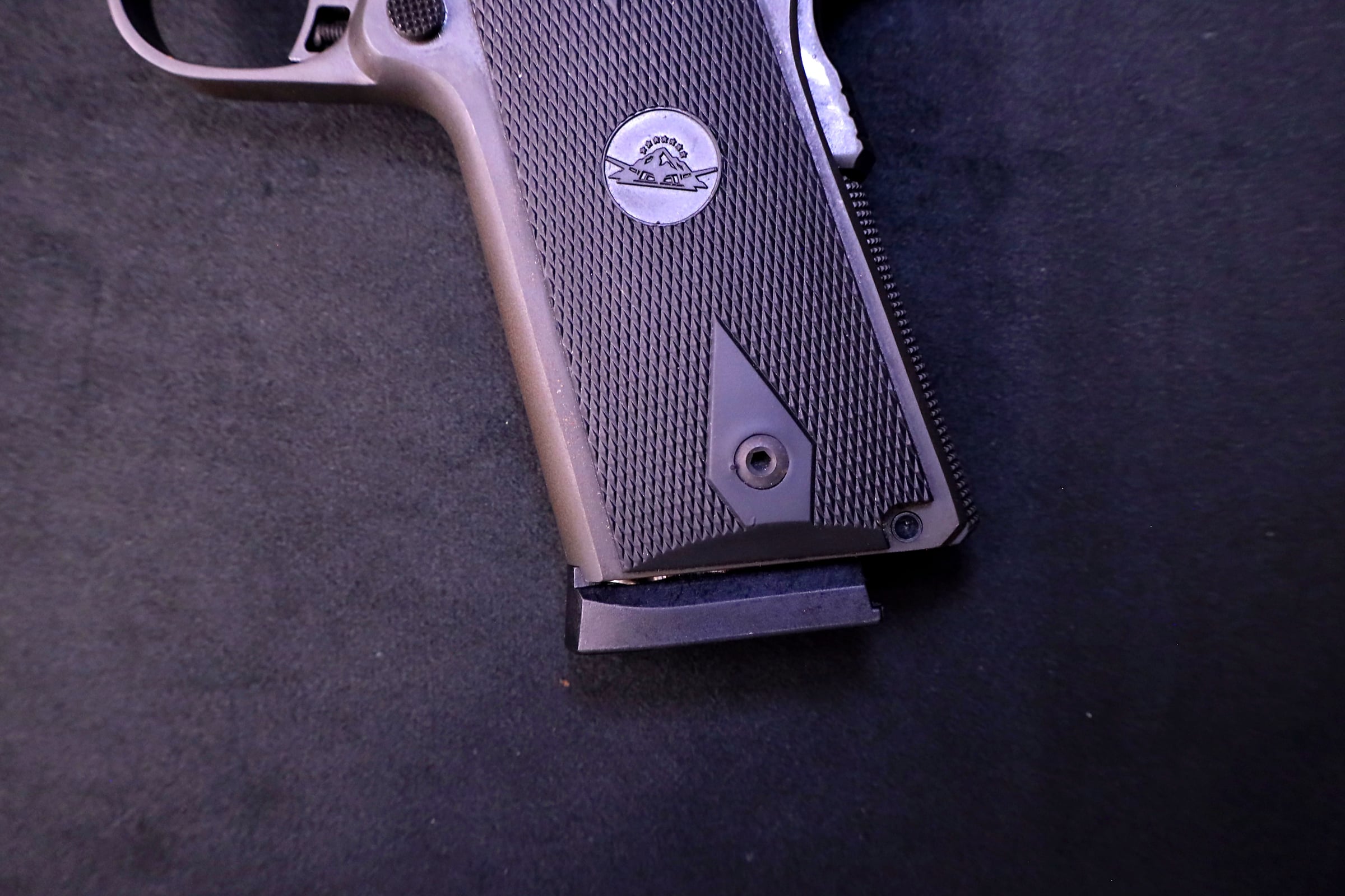 Rock Island Armory XTM-22 .22 WMR 1911 Pistol 4.5 Inch 4 Mags & Case-img-6