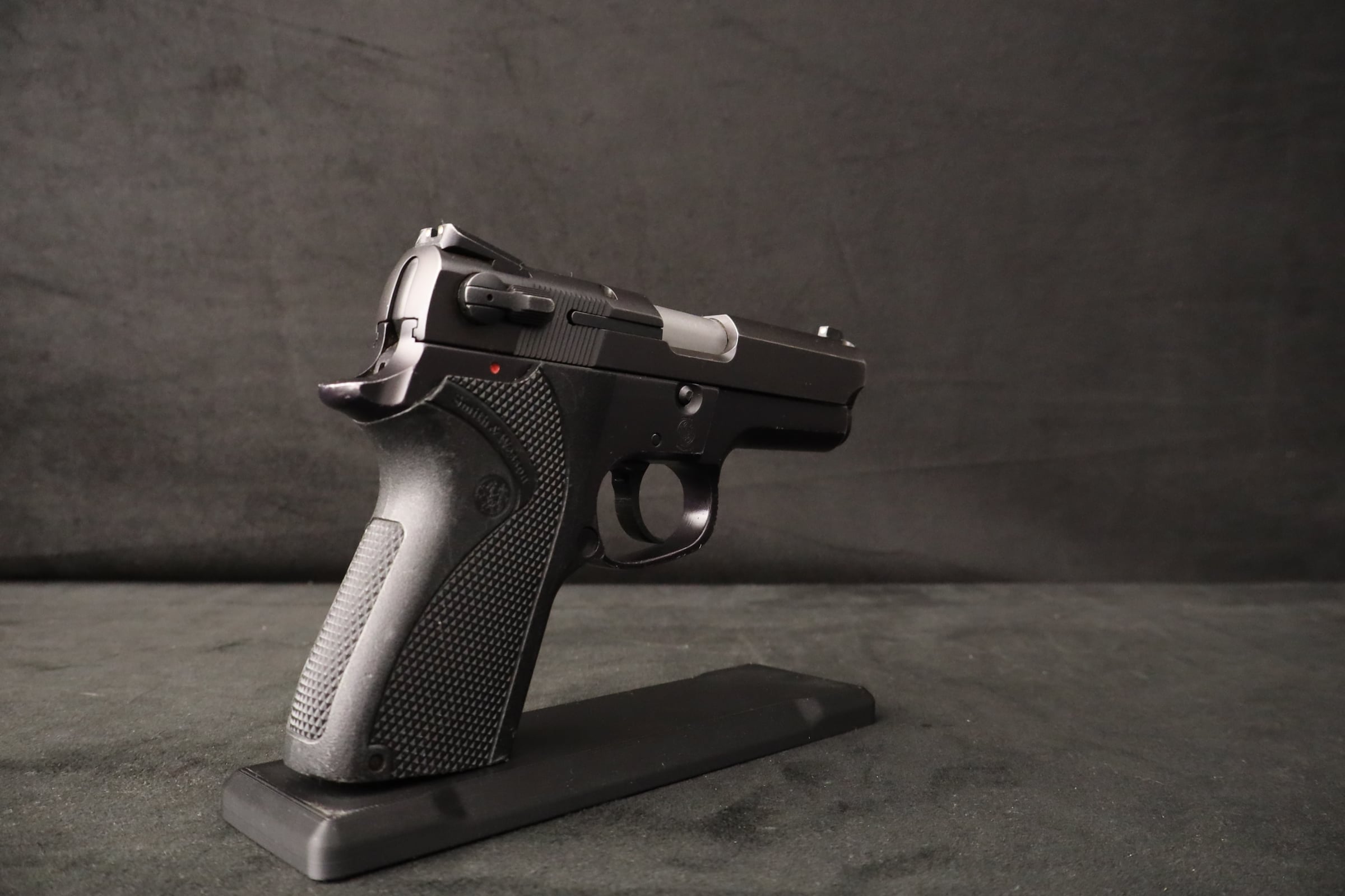 1995 Smith & Wesson 6904 9mm Third Gen Compact S&W Novak Sights-img-12