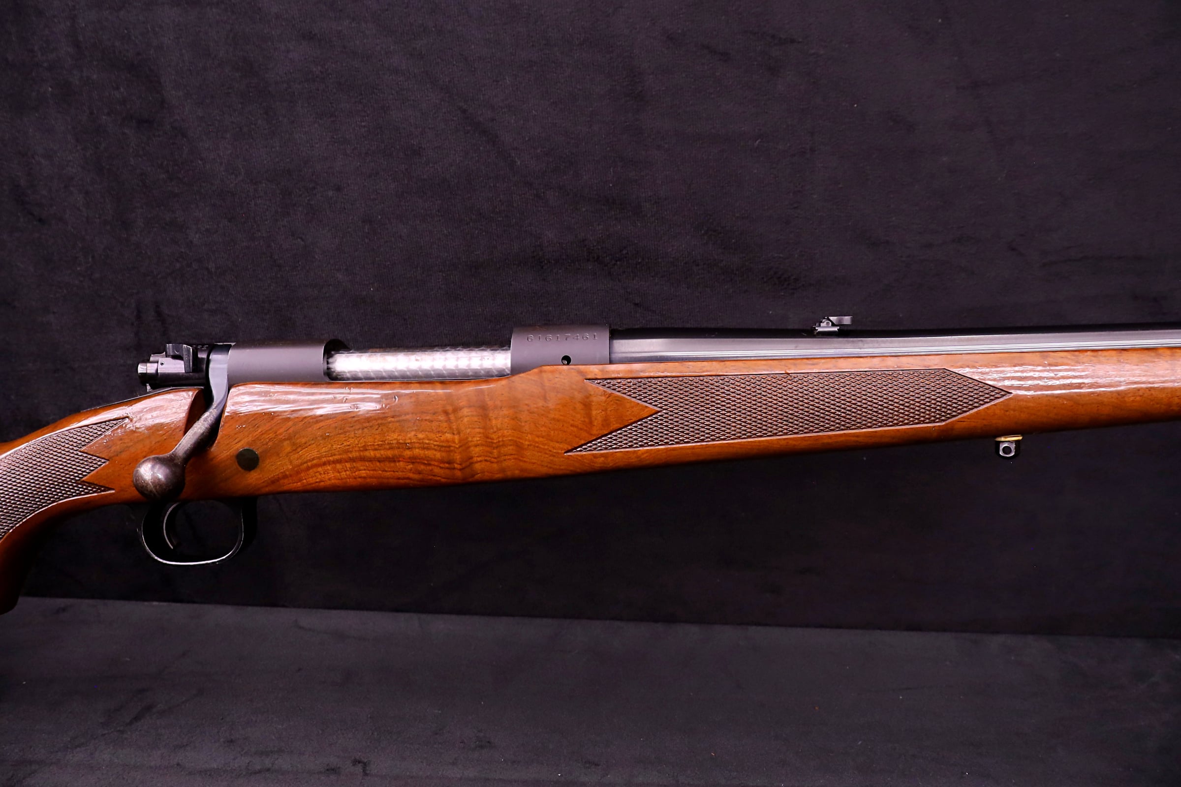Winchester Model 70 Westerner 7mm Remington Magnum 24" Blued & Walnut-img-8