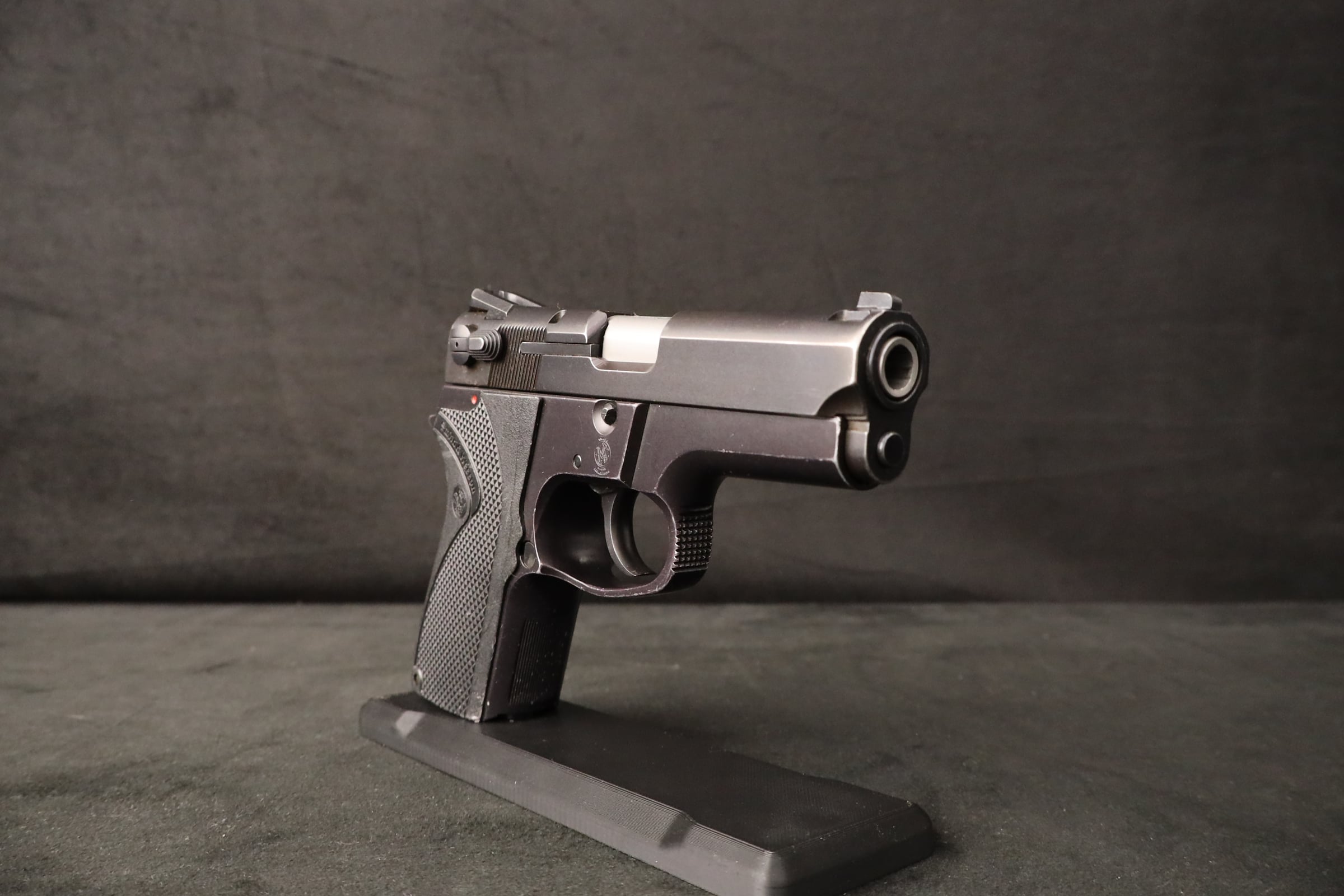 1995 Smith & Wesson 6904 9mm Third Gen Compact S&W Novak Sights-img-14
