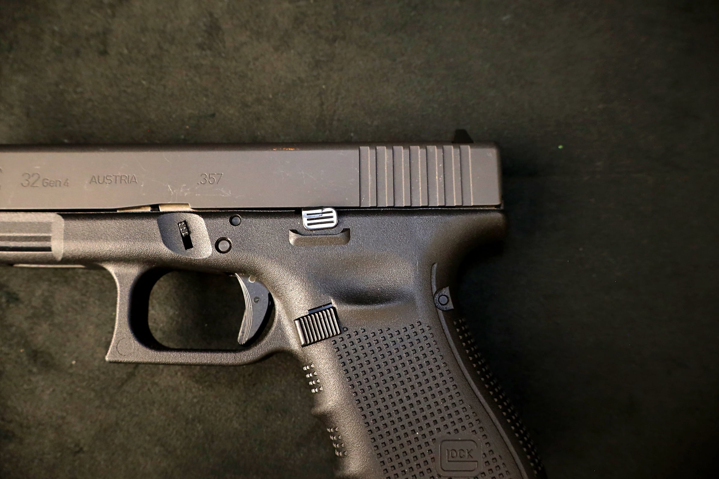 Glock 32 Gen4 .357 SIG Semi Auto Pistol 13+1 Compact Austria-img-4