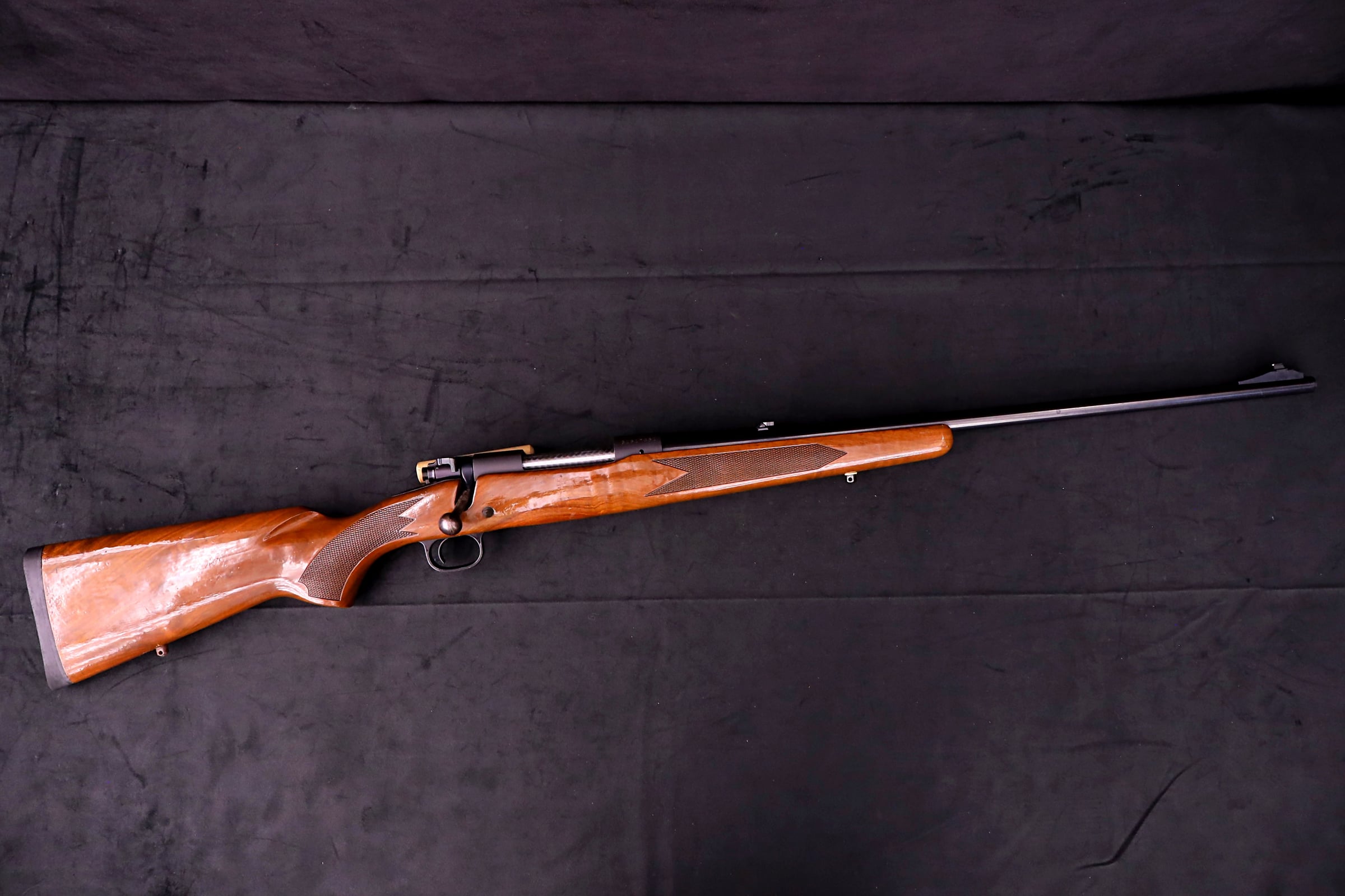 Winchester Model 70 Westerner 7mm Remington Magnum 24" Blued & Walnut-img-1