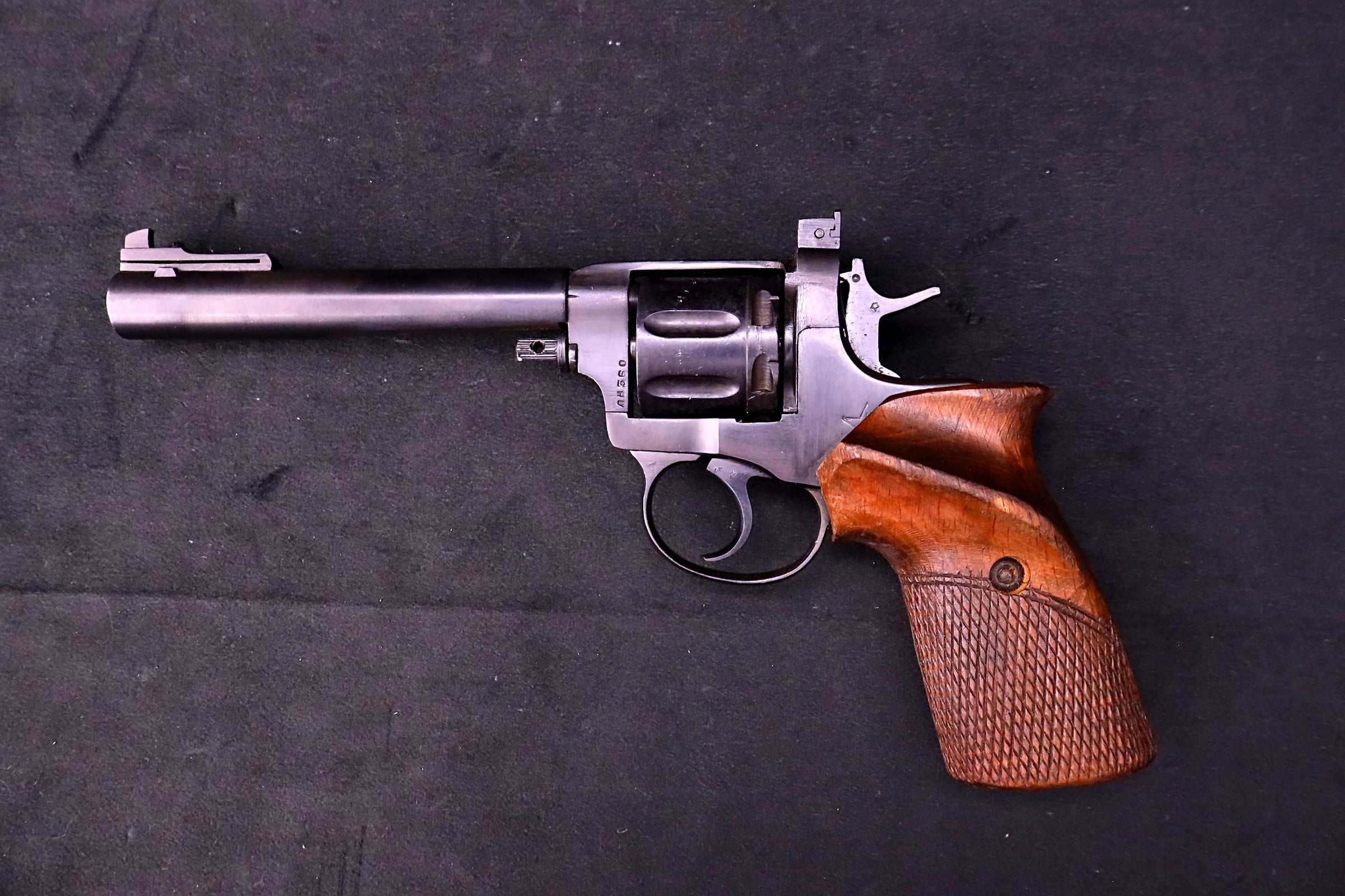 1995 Nagant Sport Target Revolver 7.62x38R Wood Target Grip Russia-img-2