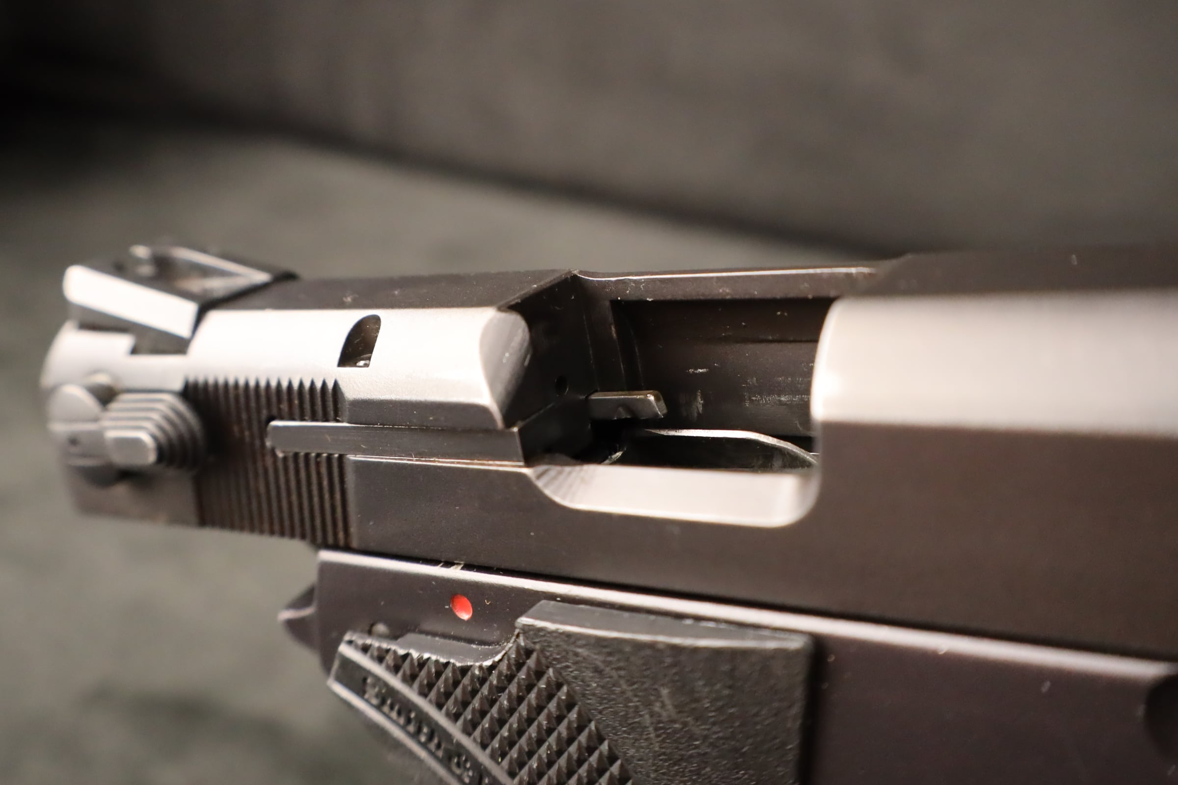 1995 Smith & Wesson 6904 9mm Third Gen Compact S&W Novak Sights-img-22