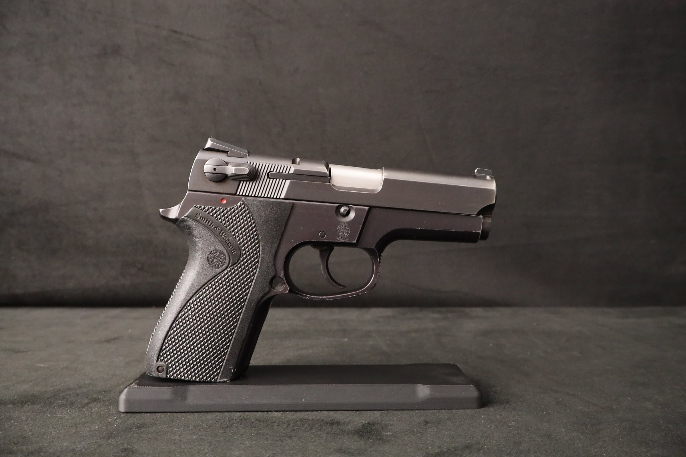 1995 Smith & Wesson 6904 9mm Third Gen Compact S&W Novak Sights-img-13