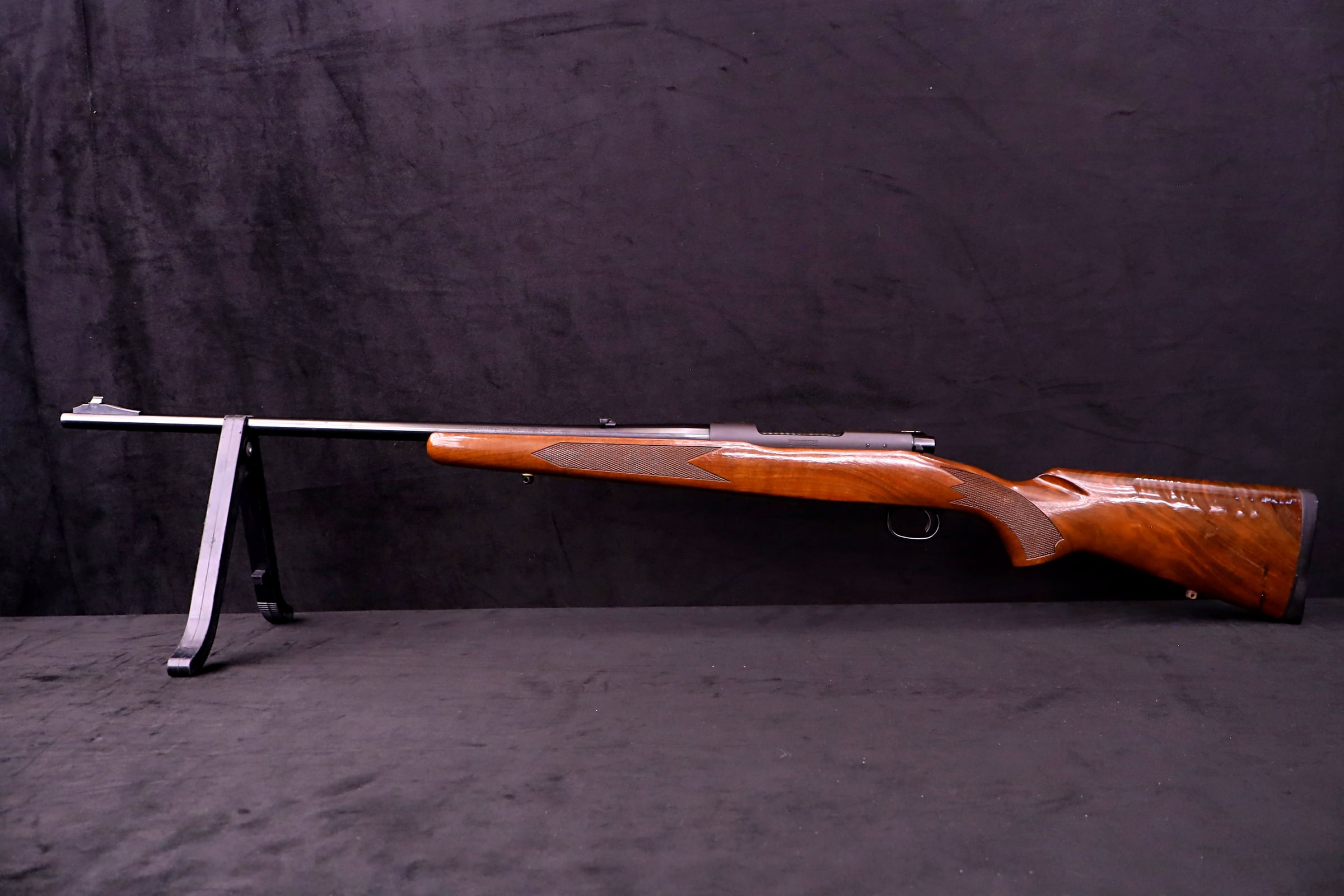 Winchester Model 70 Westerner 7mm Remington Magnum 24" Blued & Walnut-img-11