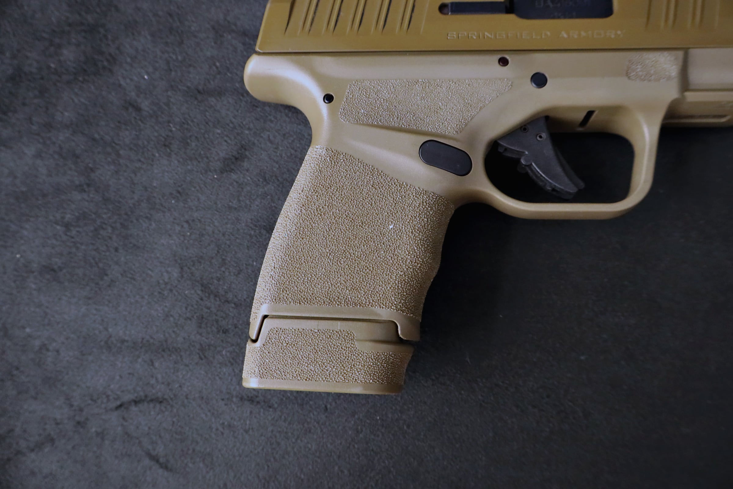 Springfield Hellcat 9mm 3" BBL FDE w/ Holster-img-4