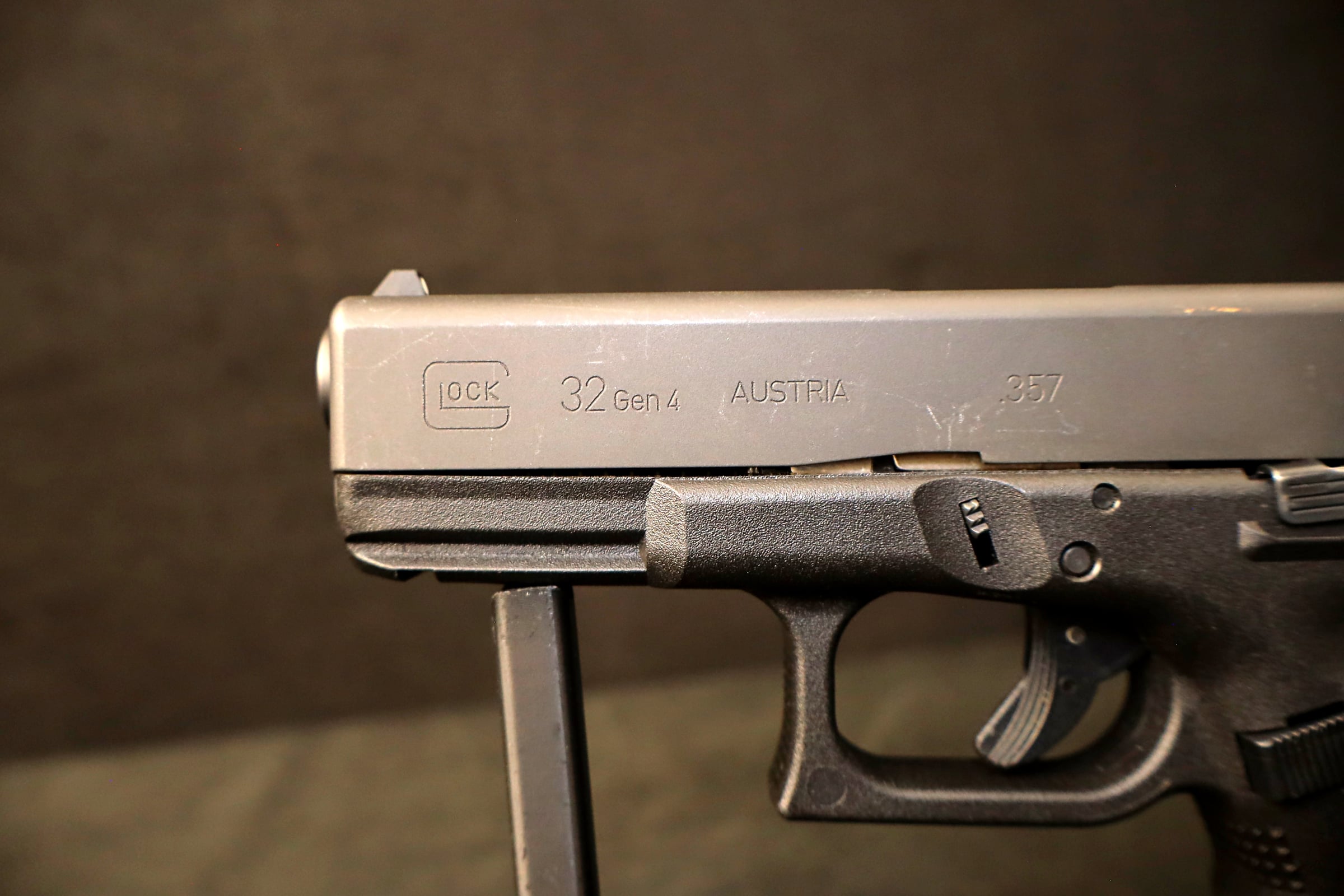 Glock 32 Gen4 .357 SIG Semi Auto Pistol 13+1 Compact Austria-img-21