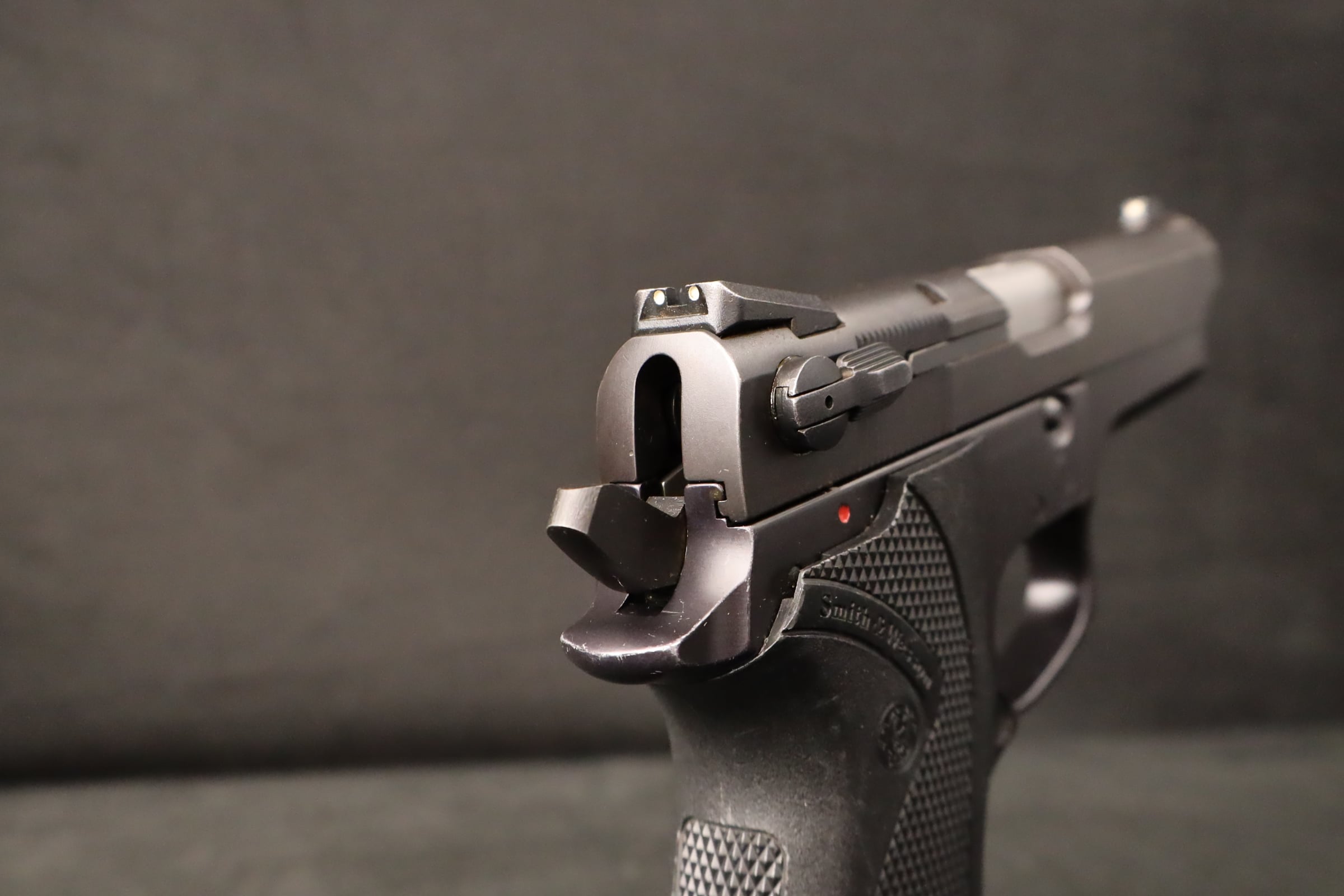 1995 Smith & Wesson 6904 9mm Third Gen Compact S&W Novak Sights-img-24