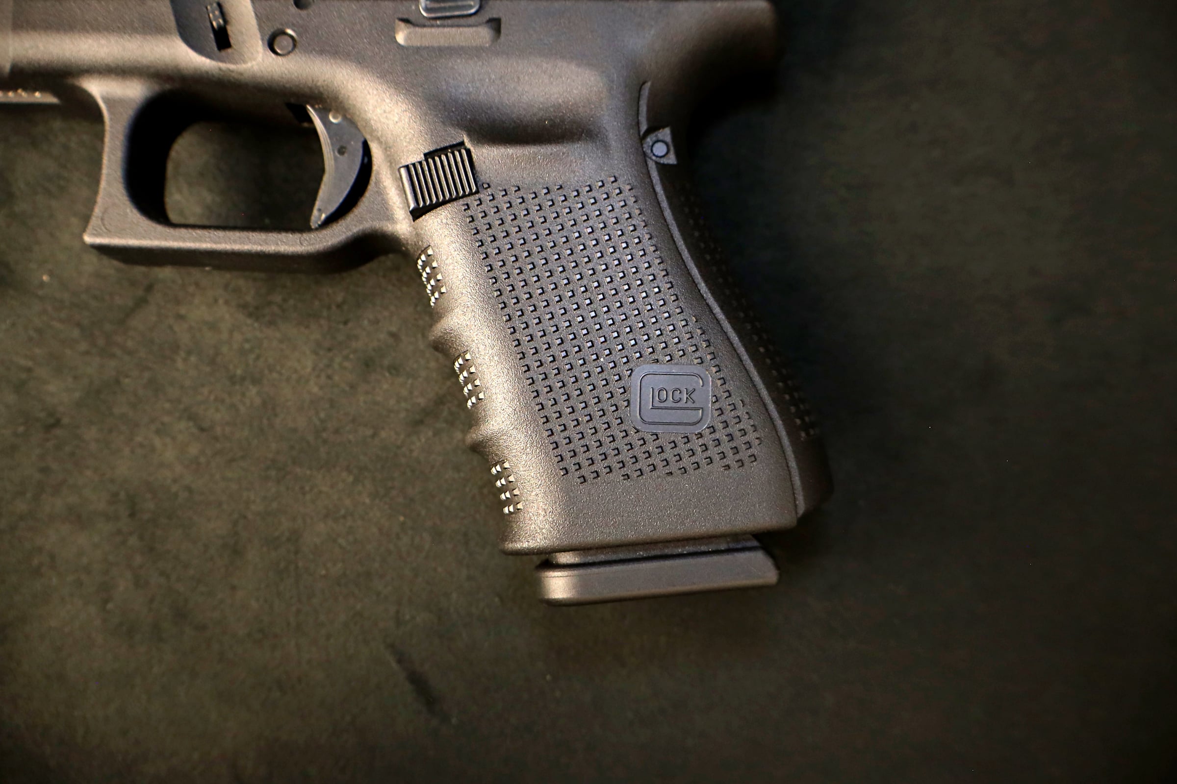 Glock 32 Gen4 .357 SIG Semi Auto Pistol 13+1 Compact Austria-img-3
