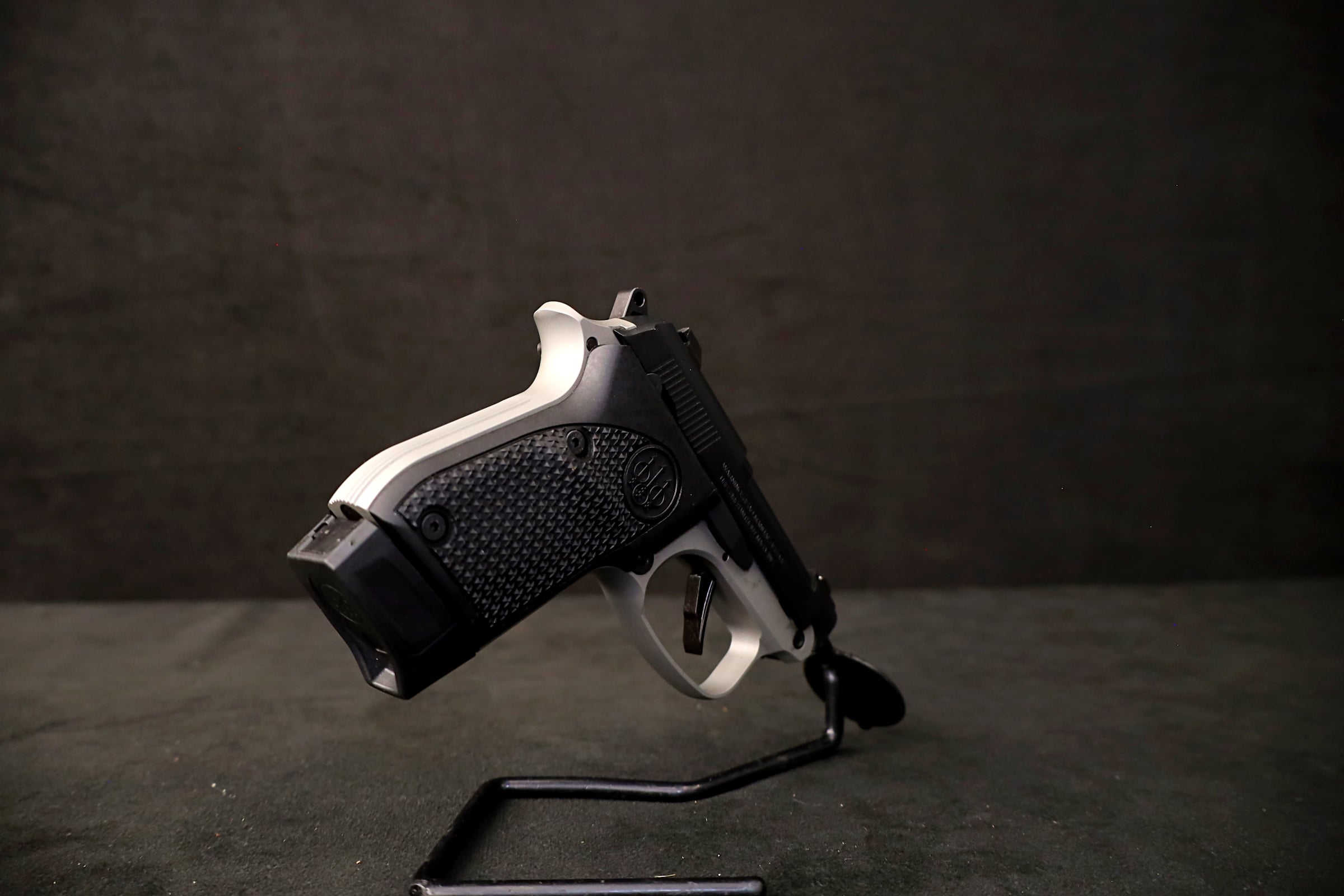 Beretta 20X Bobcat .22 LR 2.4" Two Tone Tip-Up Pistol w/ Leather Holster-img-13