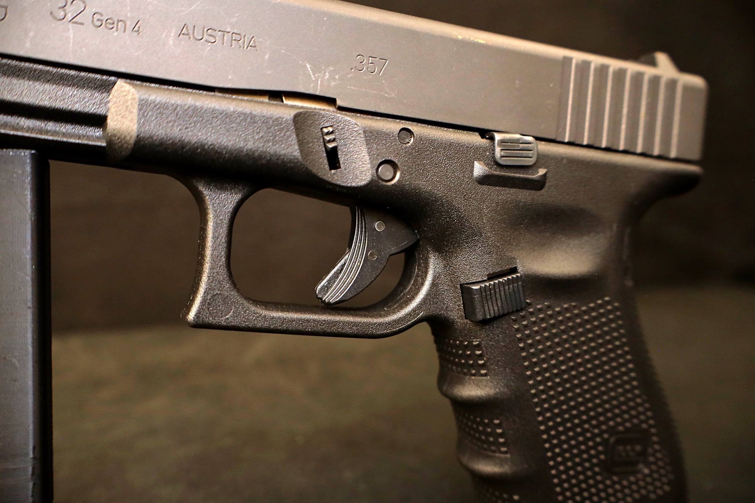 Glock 32 Gen4 .357 SIG Semi Auto Pistol 13+1 Compact Austria-img-23