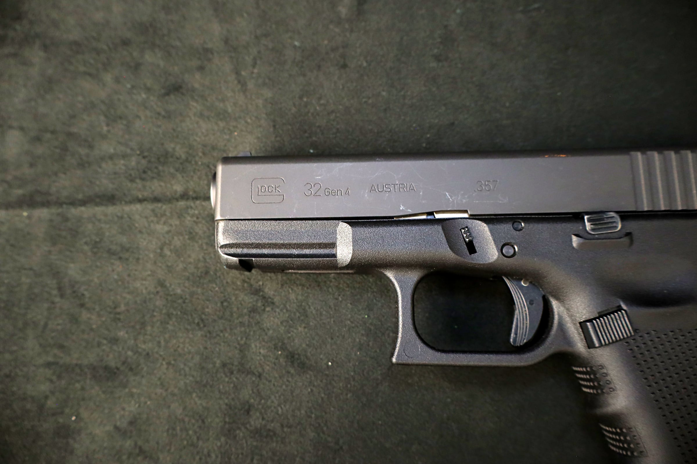 Glock 32 Gen4 .357 SIG Semi Auto Pistol 13+1 Compact Austria-img-5
