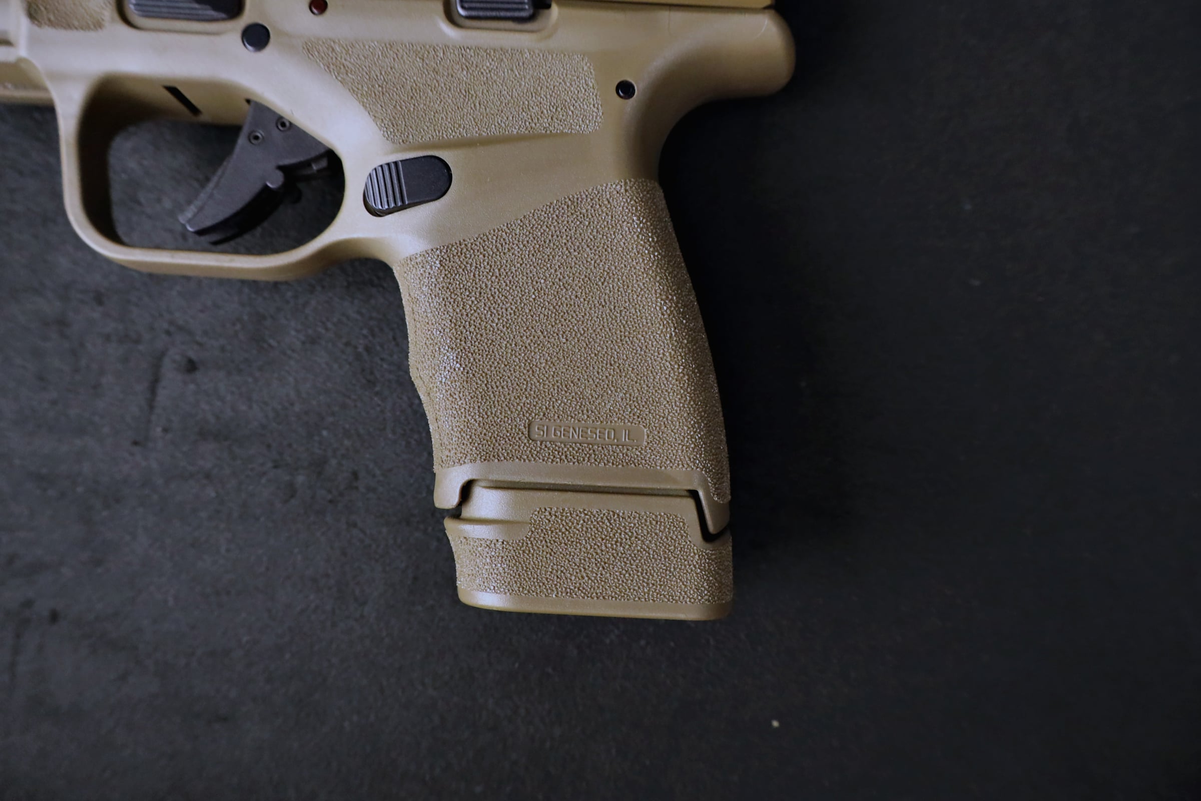 Springfield Hellcat 9mm 3" BBL FDE w/ Holster-img-8