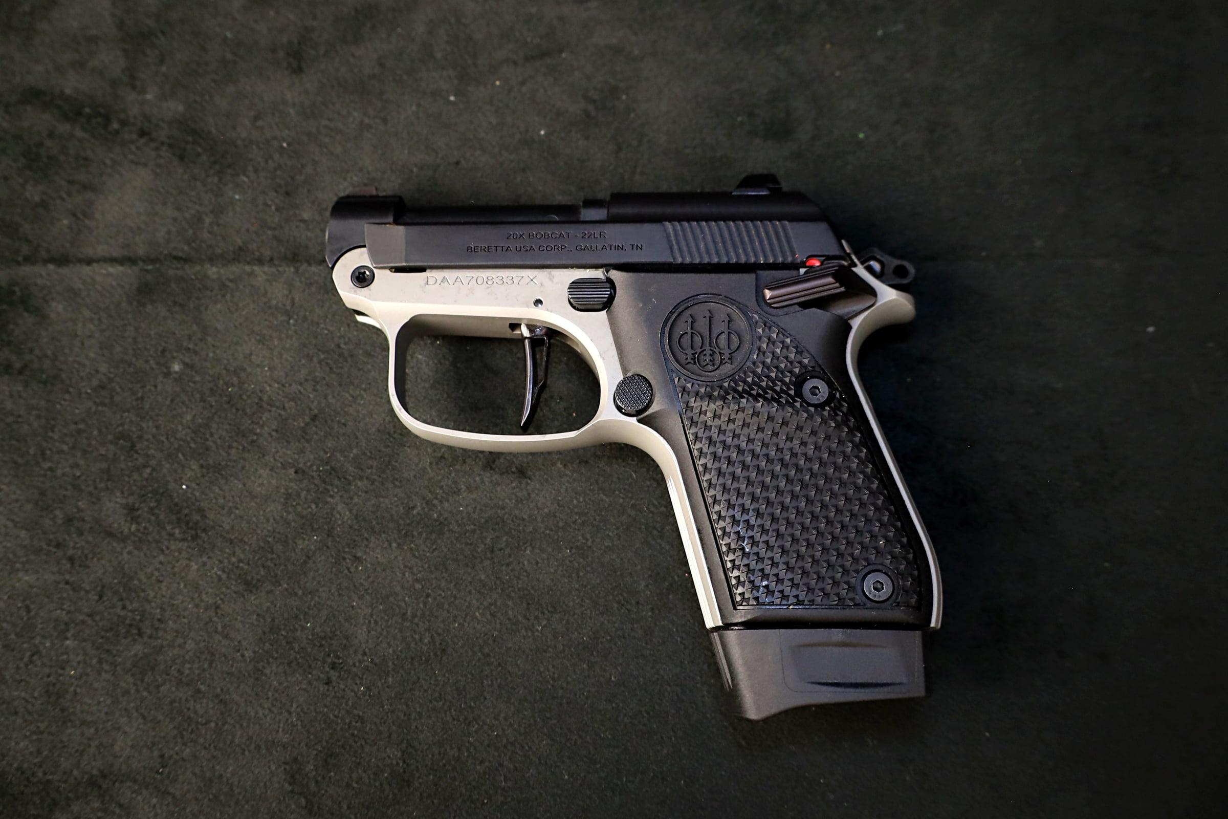 Beretta 20X Bobcat .22 LR 2.4" Two Tone Tip-Up Pistol w/ Leather Holster-img-8