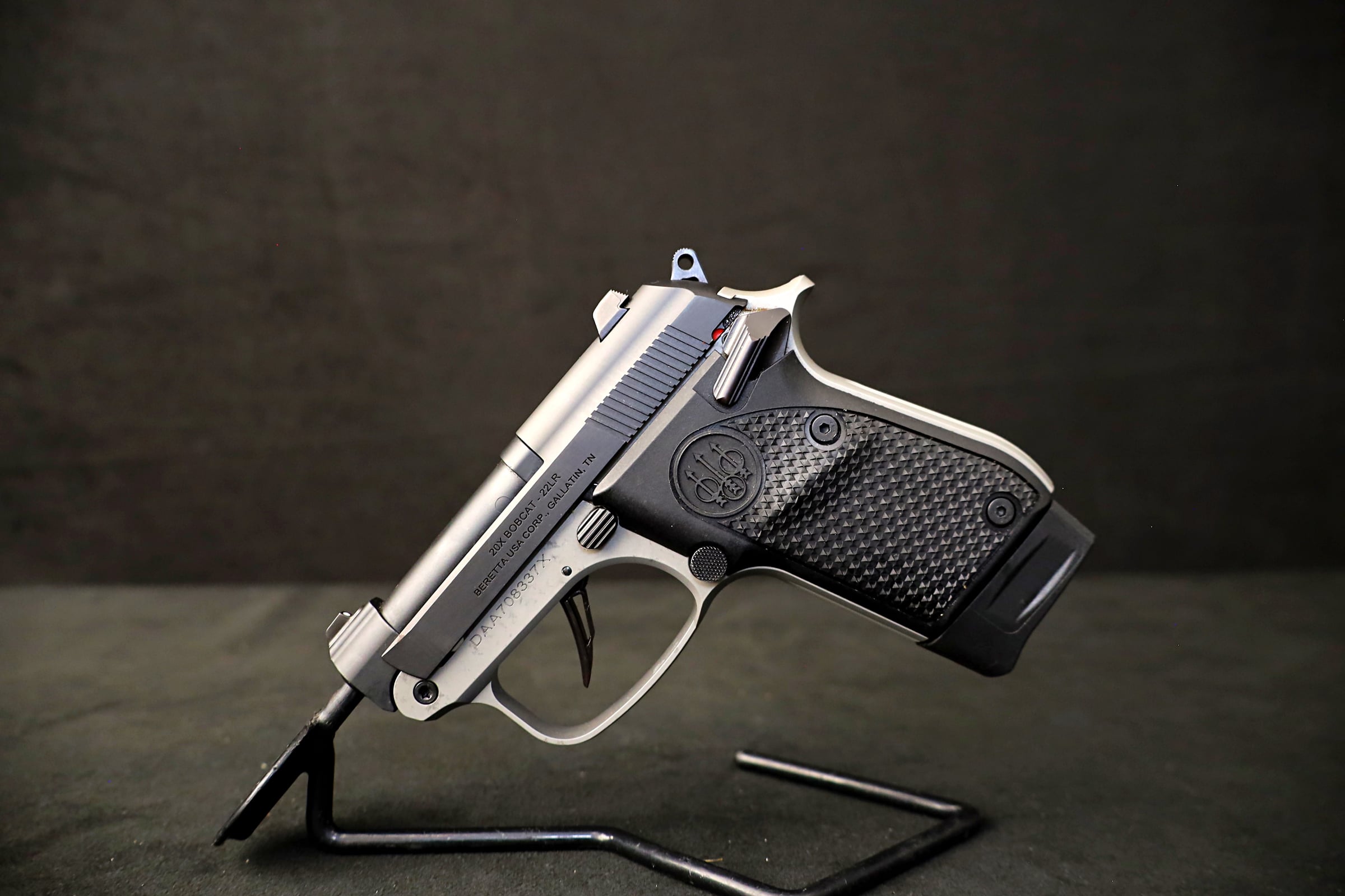 Beretta 20X Bobcat .22 LR 2.4" Two Tone Tip-Up Pistol w/ Leather Holster-img-12