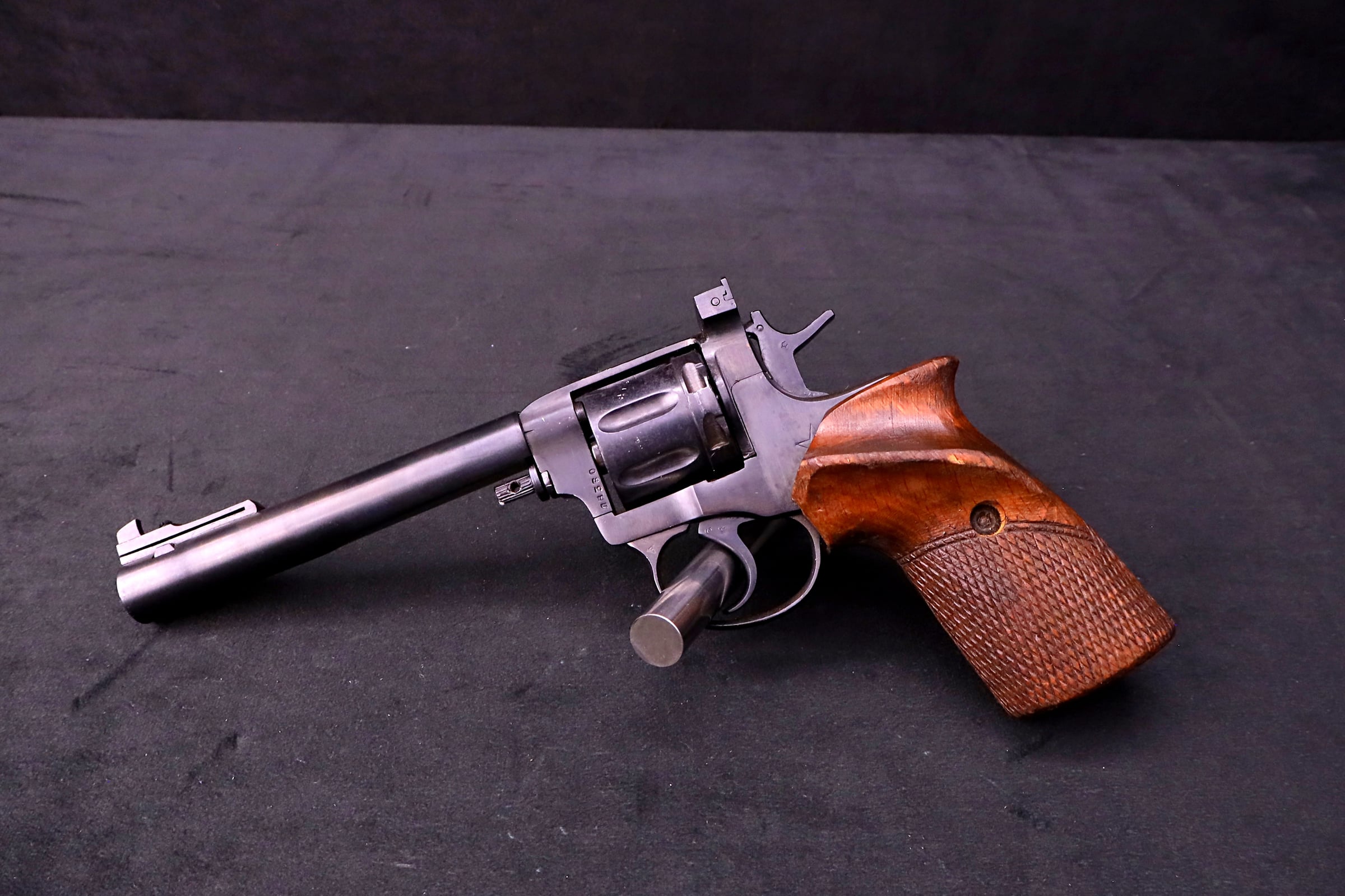 1995 Nagant Sport Target Revolver 7.62x38R Wood Target Grip Russia-img-1